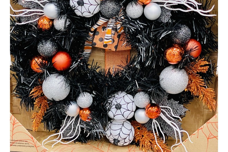 Halloween 24 Inch Decorative Wreath Halloween 24 Inch Decorative Wreath