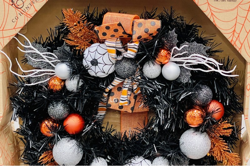 Halloween 24 Inch Decorative Wreath Halloween 24 Inch Decorative Wreath
