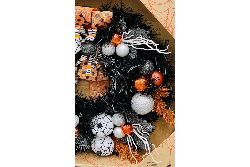 Halloween 24 Inch Decorative Wreath Halloween 24 Inch Decorative Wreath